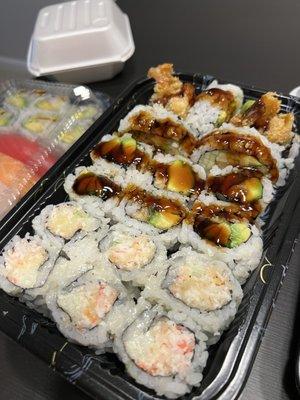 Three roll lunch special = amazing sushi and great value!