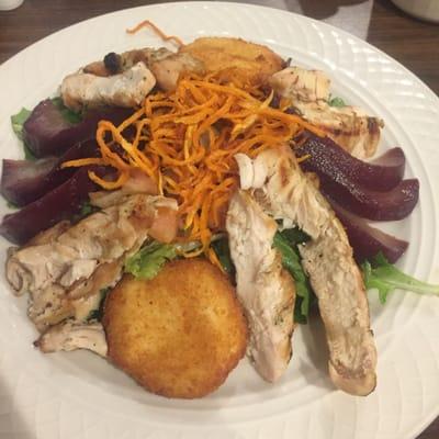 Fried goat cheese and Merlot pear salad with chicken