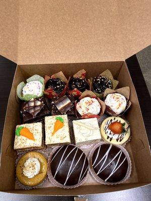 Italian pastries box