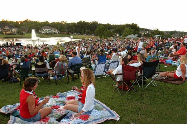 July 4th Celebrations are unlike any other community in Houston. Residents enjoy our amphitheater many times a year.