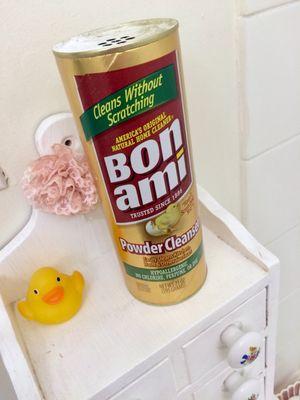 Excellent scrub for bathtubs and sink. No bad chemicals. Posted with review 04/04/2020