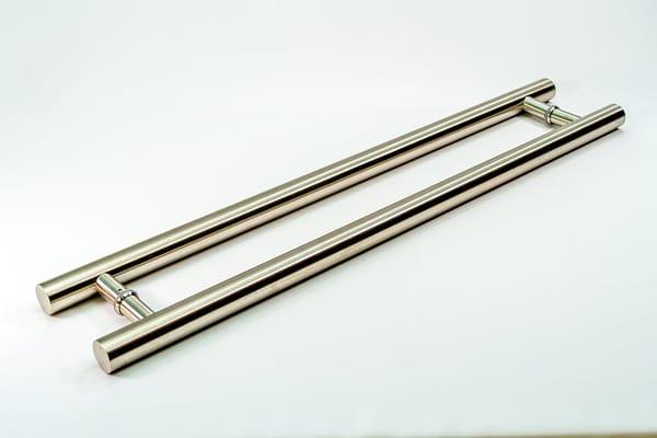 Apollo Model [18-71 inches] - available in full satin-brushed finish 
Visit www.keytiger.com for full specification and pricing