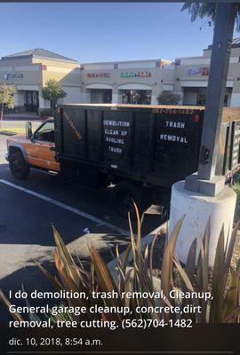 Trash Removal clean up  Hauling and demolition  562-704-1482