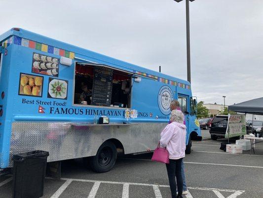 Food truck at Shoreline farmers market