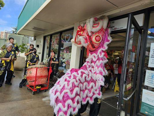 Lion dance for Ben Franklin