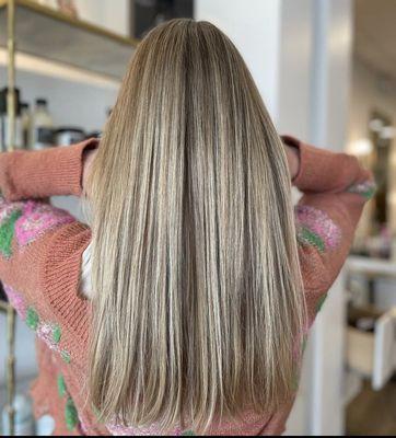 Blended blonde highlights