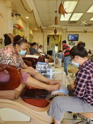 Hollywood Nails & Spa