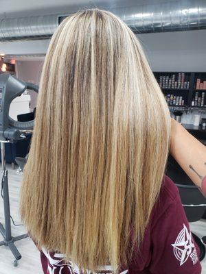 Blonde hilights with a shadow root