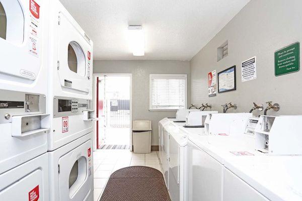 Laundry Room at Parkside Brentwood