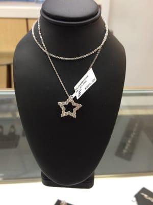 Love this star! Beautiful! Maybe my new layaway!!