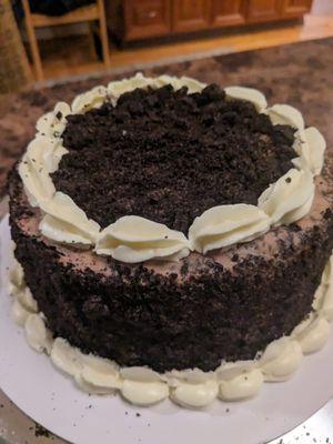 Vegan Oreo Crunch Cake