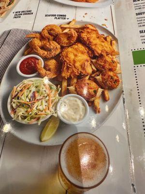 Seafood Seafood Combo Platter*