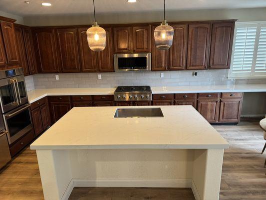 Brentwood Ca Kitchen countertops with tile backsplash