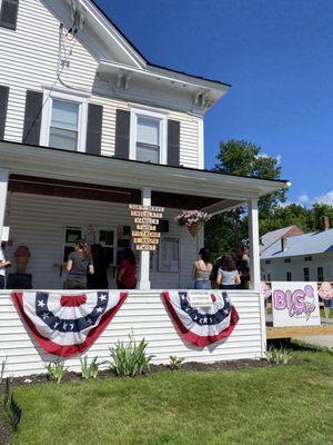 Big Cones Ice Cream Shop