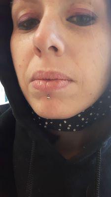 Labret piercing