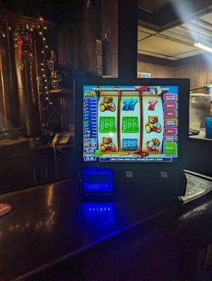 Bar top gambling machine