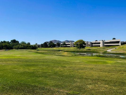 Water view, par 3