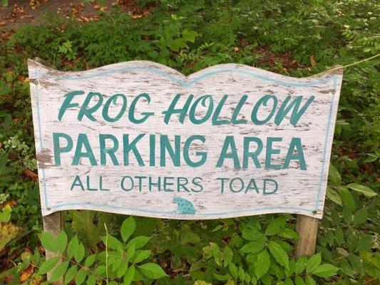 Frog Hollow bakery parking area