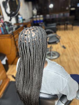 Knotless braids