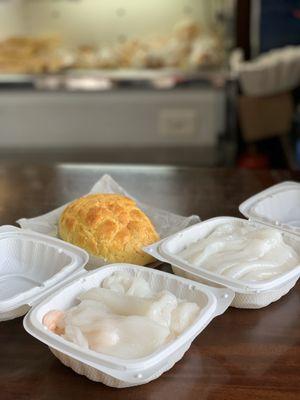 Yum !!!! Rice rolls and a custard bun