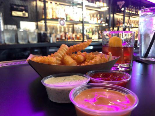 Best crinkle fries in OKC...with all the sauces!!