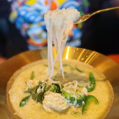 Green Curry with crab meat and vermicelli noodles