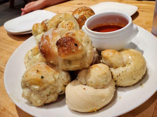 Garlic knots