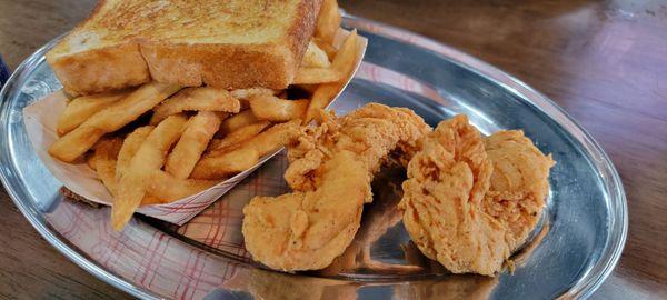 Kids Chicken tenders with fries