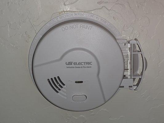 Smoke detector decoration. No battery.