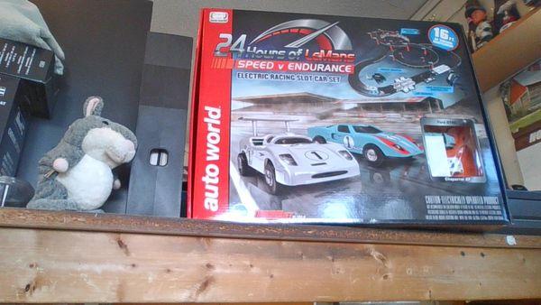 new ho slot car set