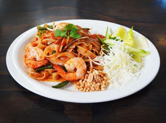 Thick rice noodles with choice of meat & served with sprouts, green peppers, carrots, onion & crushed peanuts. Price varies on protein.