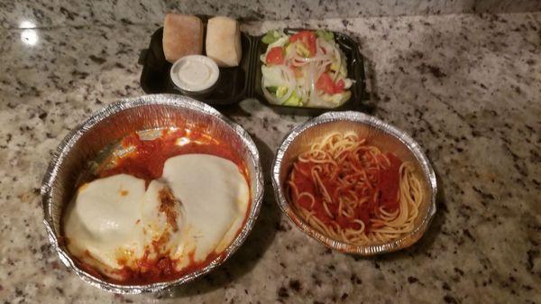 Unbelievable chicken parmigiana dinna,  can't beat it for $13.99 r u kidding me! Excellent as well!