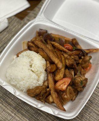 Saltado de Pollo