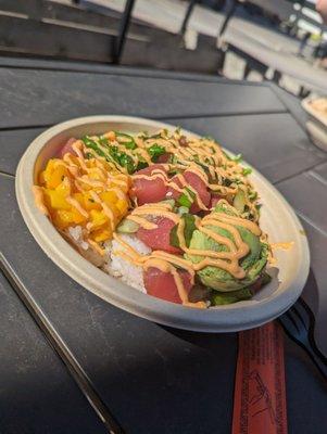 2 scoop ahi tuna, tomato, seaweed salad, mango, avocado and sushi rice with spicy mayo