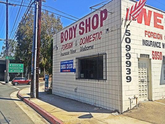 Side of the shop right near the entrance to the 170 South on Oxnard Blvd.