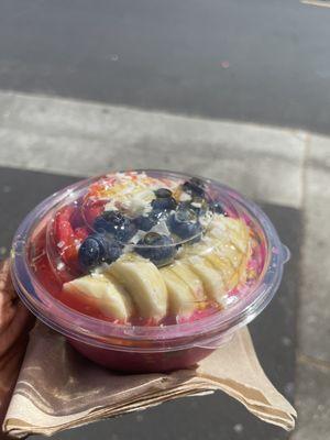 Island pitaya bowl