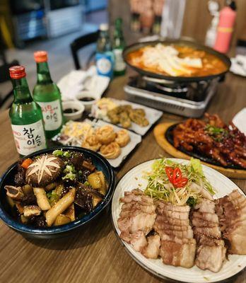 Braised short ribs, Braised Pork Belly, Stir-fried Chicken Feets, Beef Tripe Hot Pot