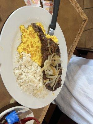 Liver over rice and eggs