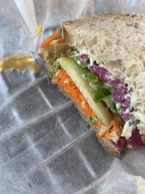 Hummus sandwich