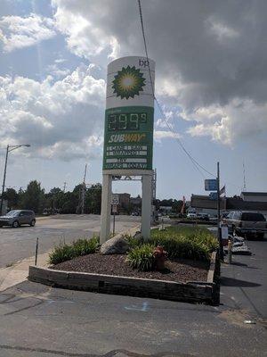 Conveniently located gas station with Subway inside