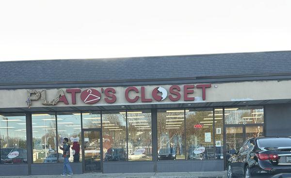 PLATOS CLOSET 2087 State Route 256 Unit C Reynoldsburg, OH 43068