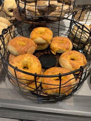 Cheddar bagels