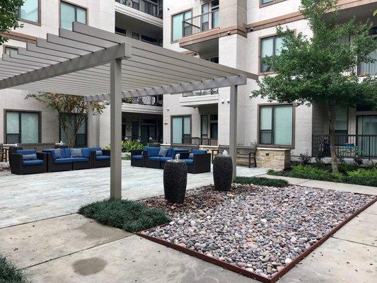 7 Seventy Apartments in Houston's Energy Corridor, Texas, offering one, two and three bedroom apartments for rent in Houston.