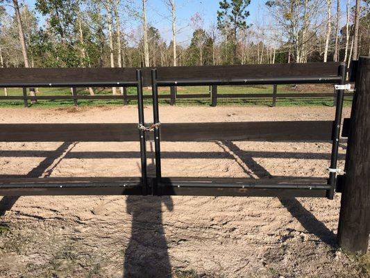 4' farm gate w metal frame