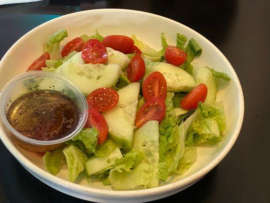 Side salad with vinaigrette