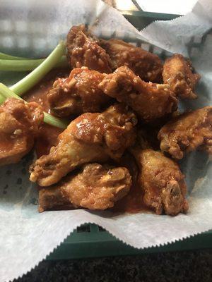 Hot wings with garlic