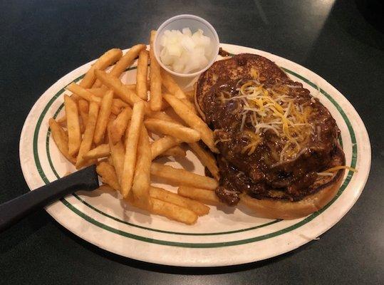 CHILI CHEESE BURGER