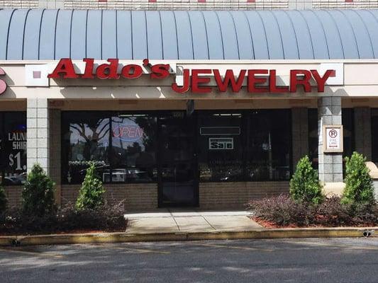 Front of Aldo's Fine Jewelry Store in Orlando, FL