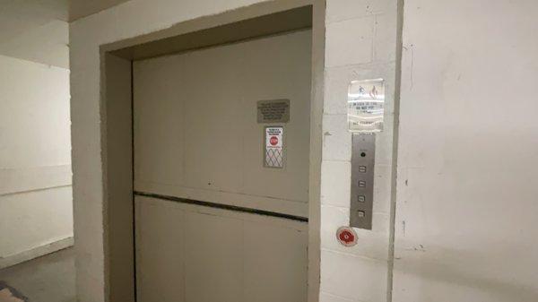 Montgomery hydraulic freight elevator