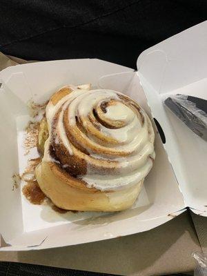 Classic Cinnabon Classic Roll